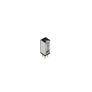 Petit composant &eacute;lectronique rectangulaire de la s&eacute;rie FS Relais Reed, avec une partie sup&eacute;rieure argent&eacute;e, des c&ocirc;t&eacute;s noirs et quatre broches dor&eacute;es &agrave; la base, isol&eacute; sur un fond blanc. by Standex Detect