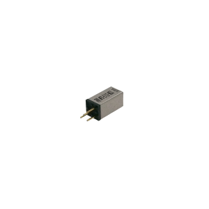 Petit composant &eacute;lectronique rectangulaire de la s&eacute;rie MFS, avec deux broches dor&eacute;es d&eacute;passant d'une extr&eacute;mit&eacute; et un texte imprim&eacute; sur la surface m&eacute;tallique, isol&eacute; sur fond blanc. by Standex Detect